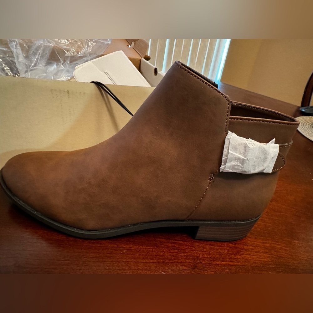 NWT booties - Picture 4 of 5